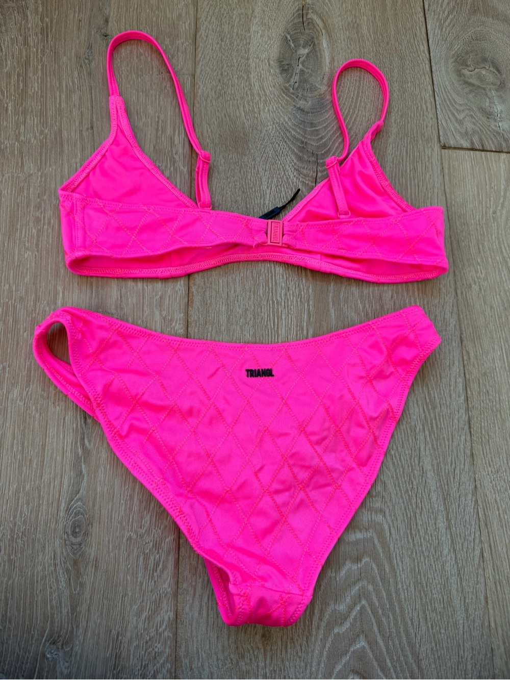 triangl swimwear MAIA - MENDE Pink Scoop Bikini Set × 1
Top / M / Normal - Picture 2 of 5